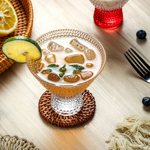 PTSTING glasses feature a sturdy base for stable serving.