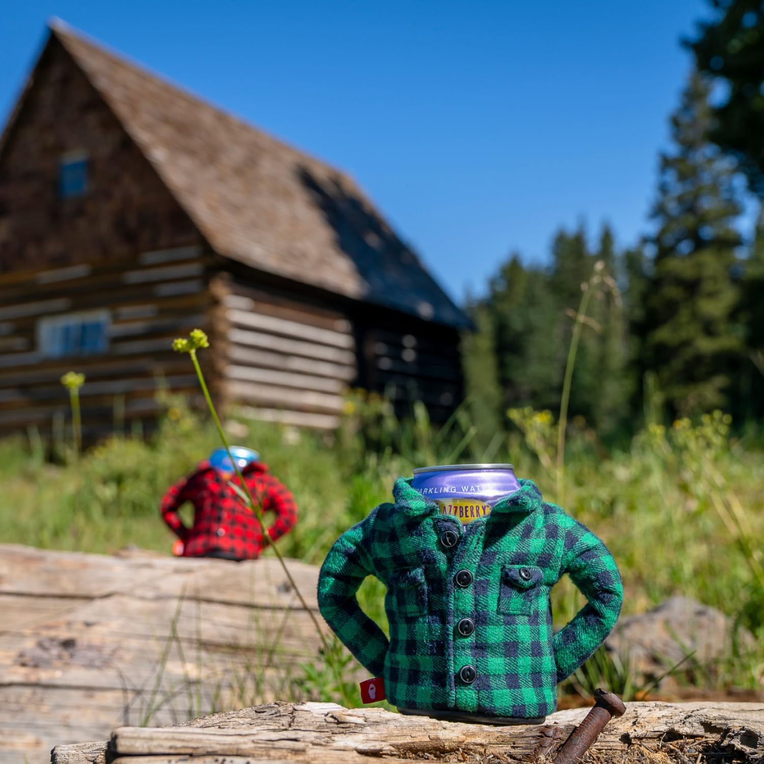 Puffin The Feller condensation-resistant shell helps hands stay dry.