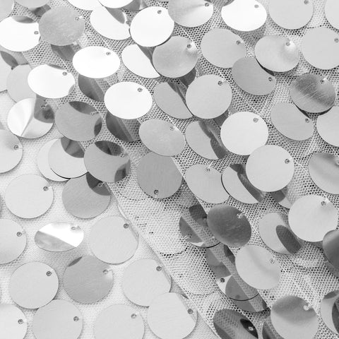 Pufogu wedding banquet runner adds glittering ambiance to tables