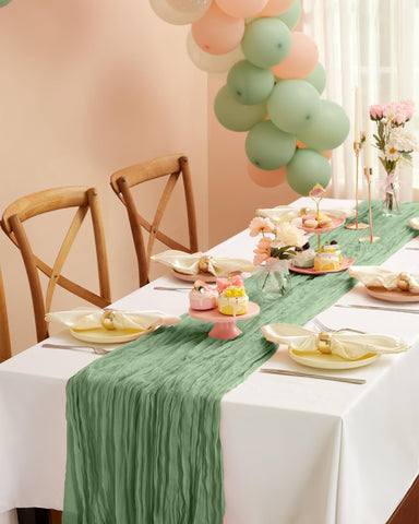 Pureegg baby shower table runner adds soft, welcoming ambiance.