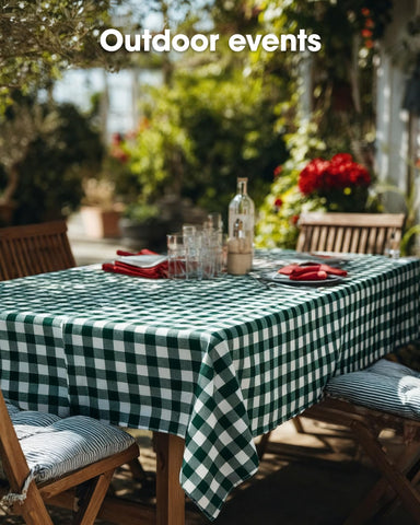 Pureegg tablecloth keeps surfaces clean on picnics and buffets.