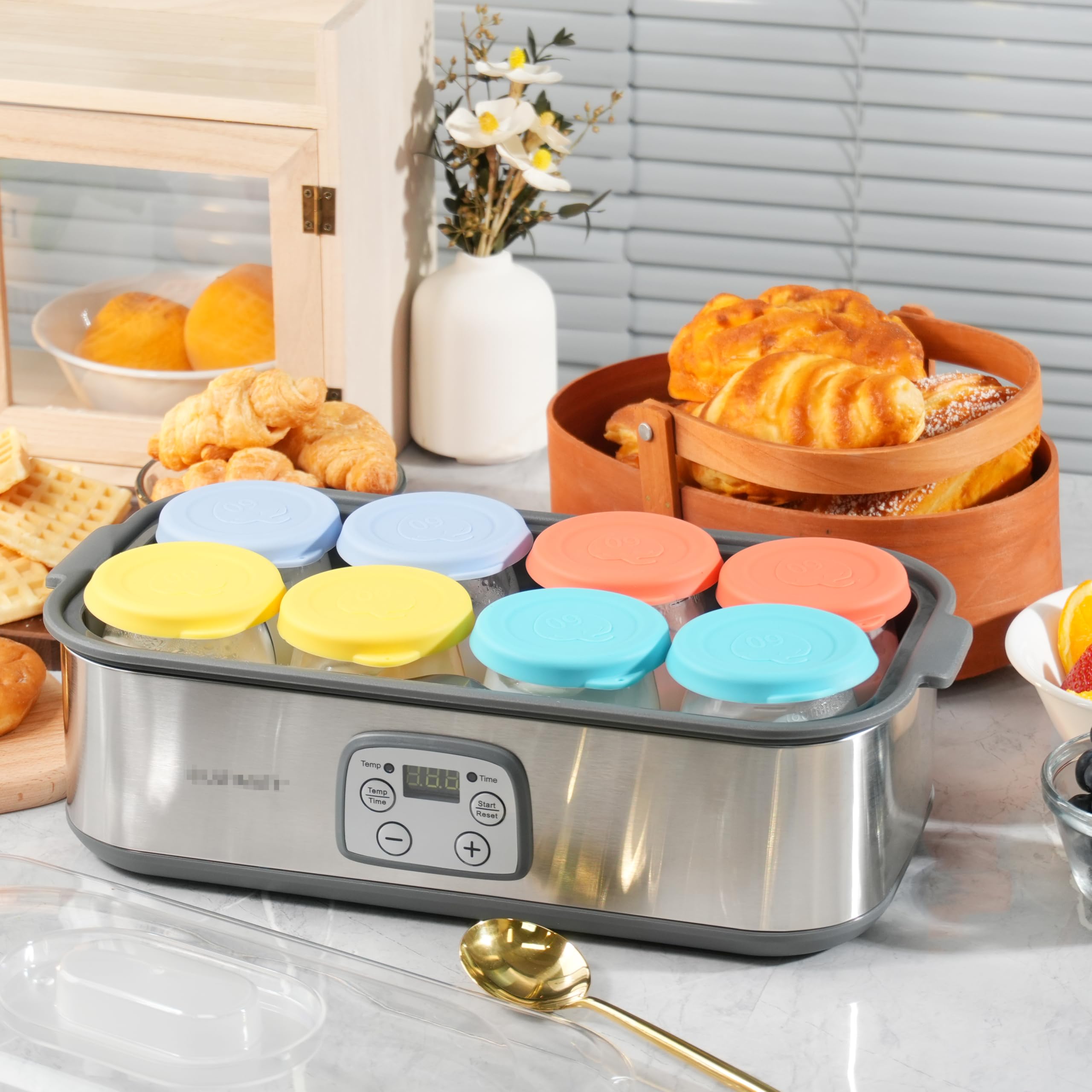 Purekra easy snap-on lids for fast, mess-free yogurt portions.