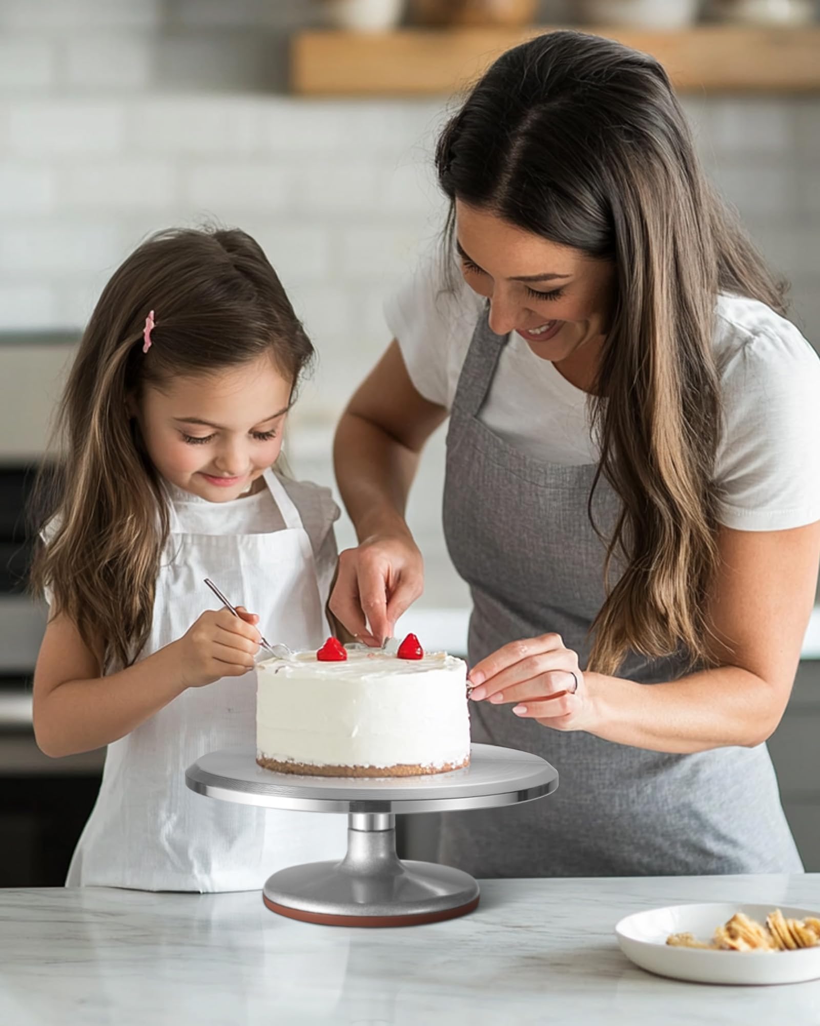 Puroma easy-clean cake turntable for simple maintenance.
