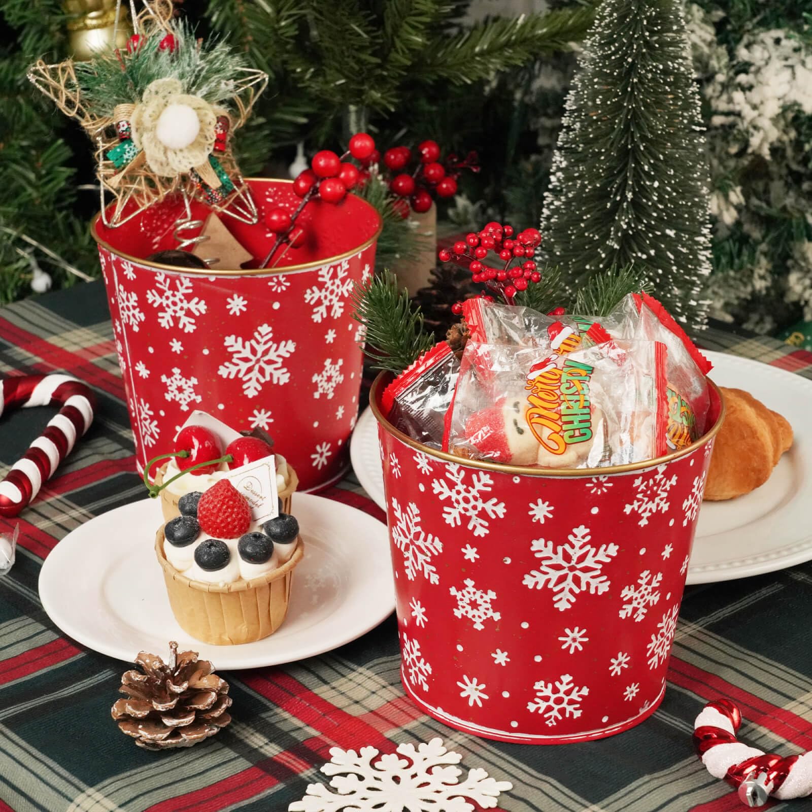 Putuo Decor durable galvanized iron buckets designed for lasting holiday décor.