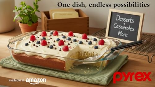 Pyrex 234 4qt dish, right-side view, perfect for family dinners.