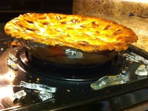 Close-up of Pyrex C-209 pie plate showing sturdy grip and versatile bake-ready design.