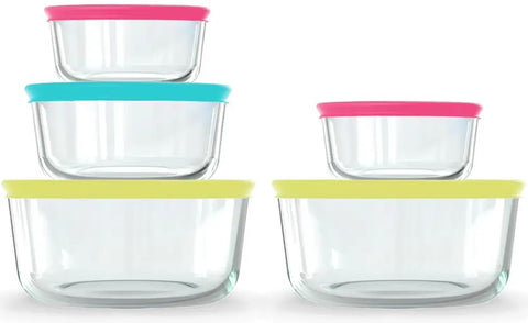 Pyrex 10pc storage set lid close-up showing airtight seal for freshness.