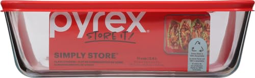 Pyrex Simply Store 11-Cup rectangular dish, empty, transparent glass enhancing visibility of leftovers.