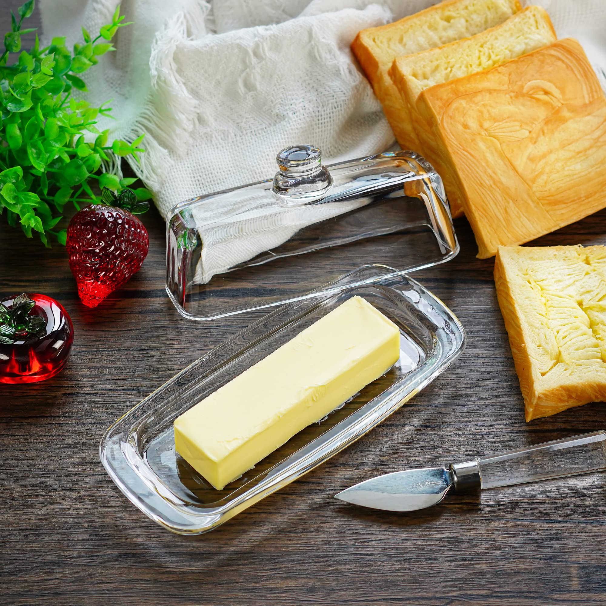 Multi-purpose QFkris butter dish for traditional and vegan butters.