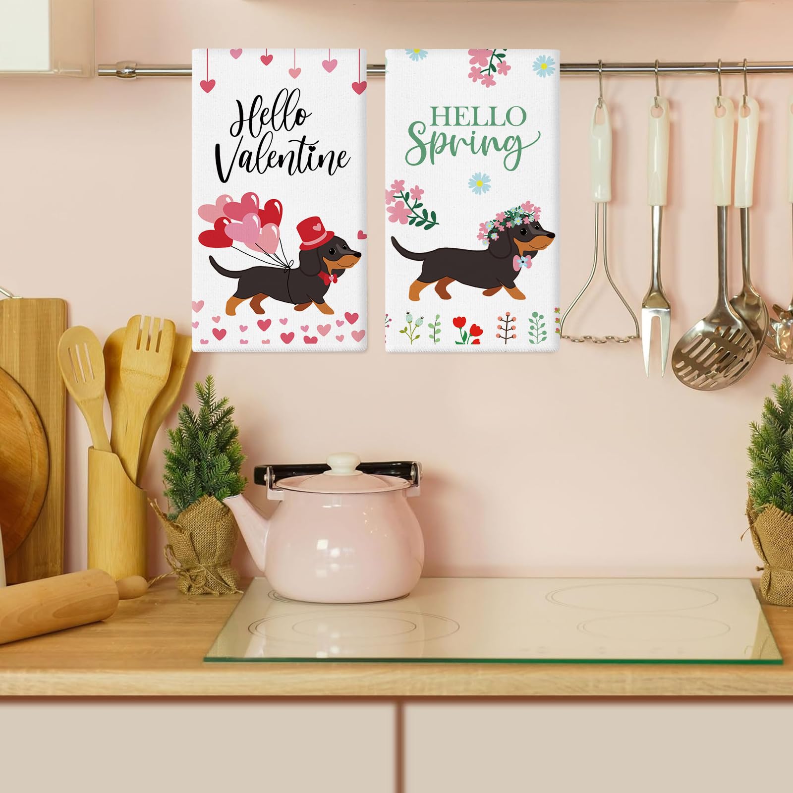 QIONG MENG Christmas dog towels add festive charm and practical drying power.