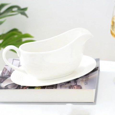 Qlans packaging keeps the gravy boat set secure during shipping and storage