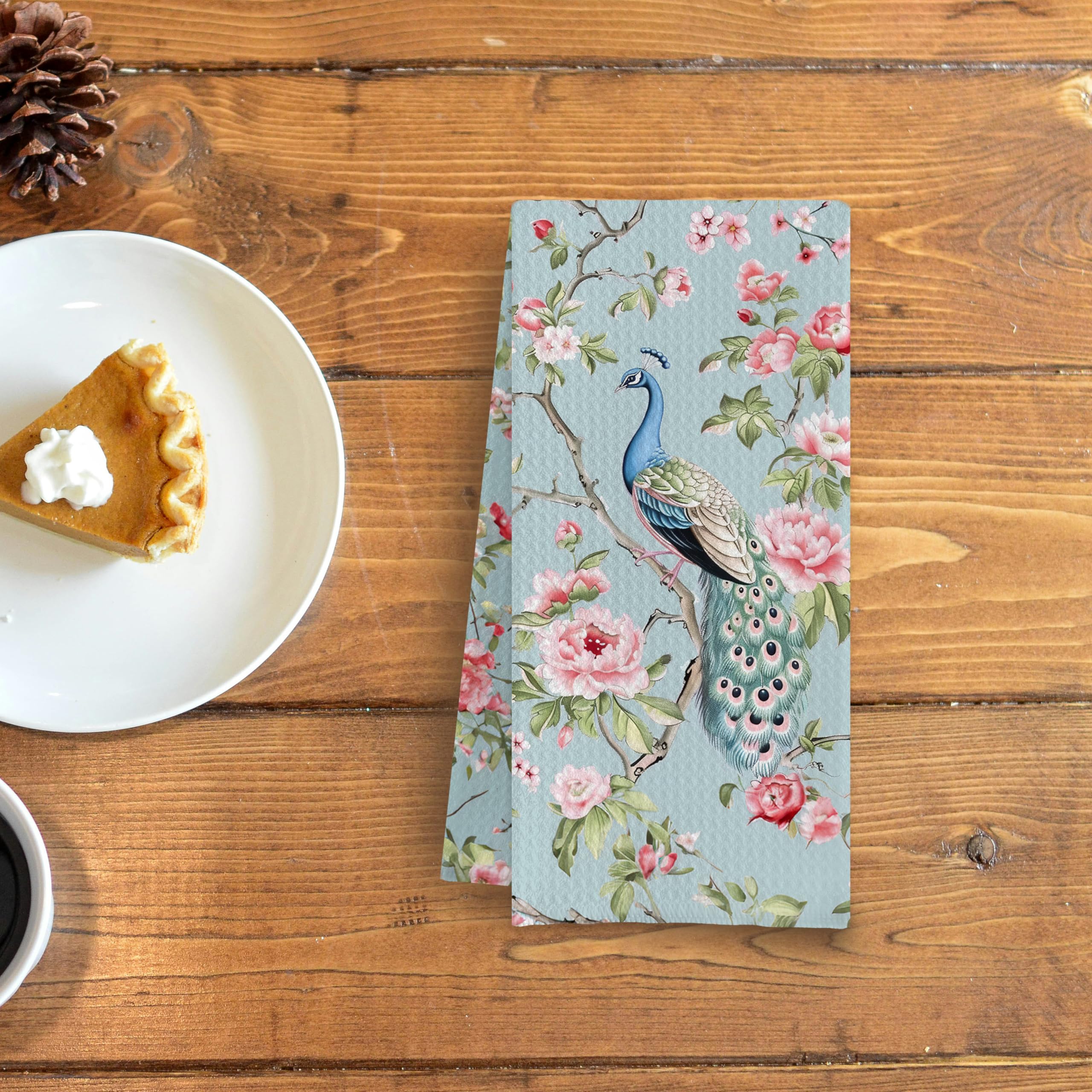 Qpenm blue kitchen towel demonstrates fast-drying and odor-free performance in busy kitchens