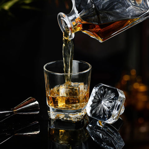 Queen&Stone gift-ready decanter set for birthdays and holidays