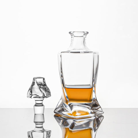 Queenstone gift-ready decanter ideal for holidays and special occasions.