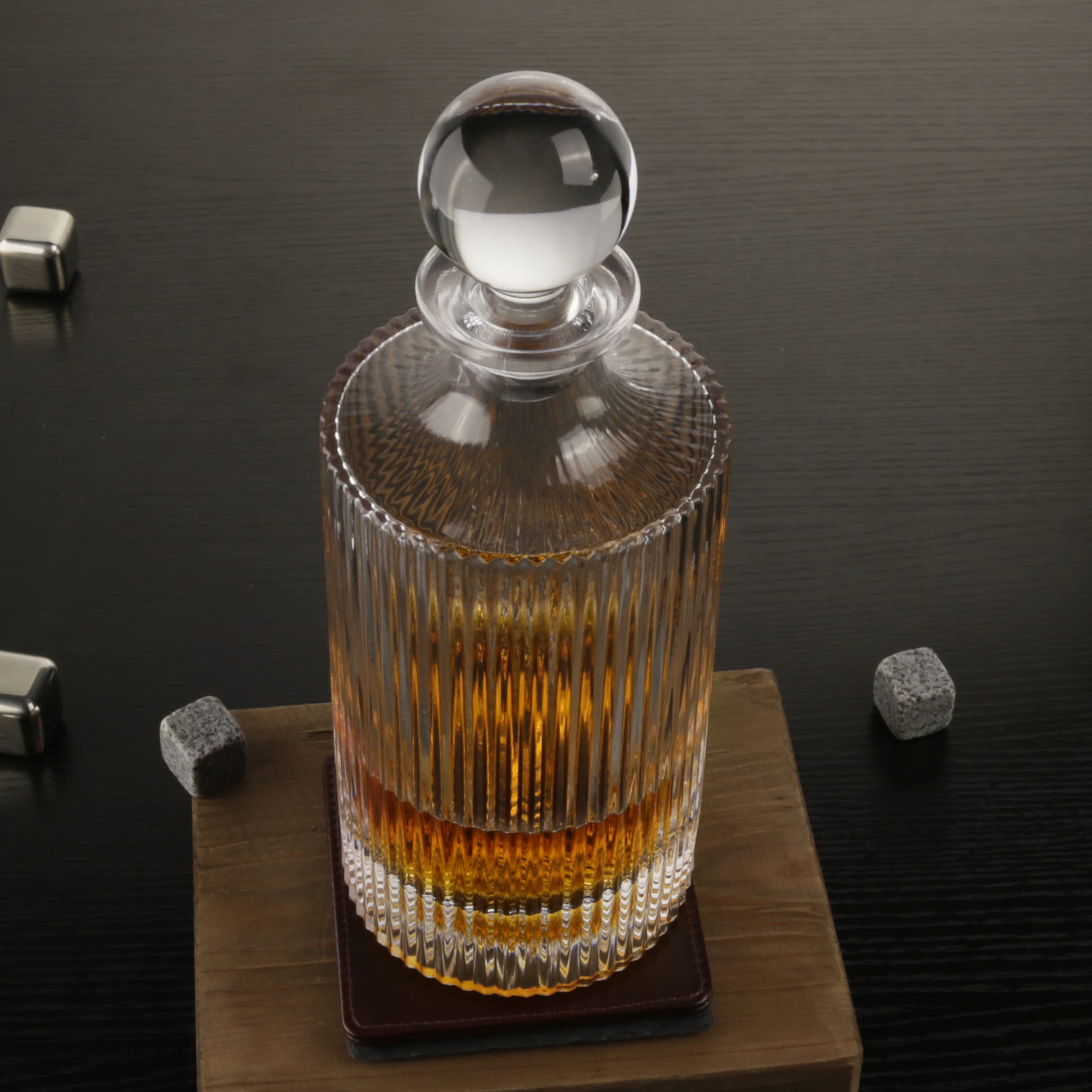 Queenstone Lead Free decanter is dishwasher-safe for simple maintenance.