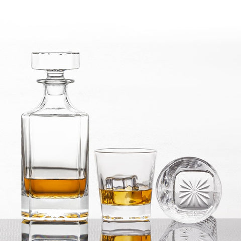 Queen&Stone square decanter height about 8.7 inches with stopper