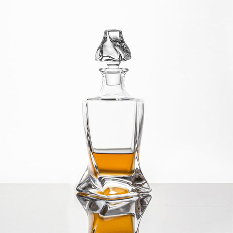 Queenstone whiskey decanter features a sturdy glass stopper to preserve aroma.