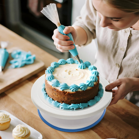 QUELLANCE 12 piping tips set for versatile decorating designs