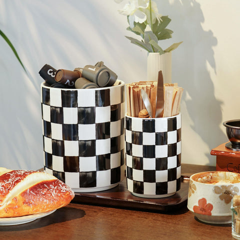 Quuavio farmhouse-style decor elevates kitchen aesthetics on the counter