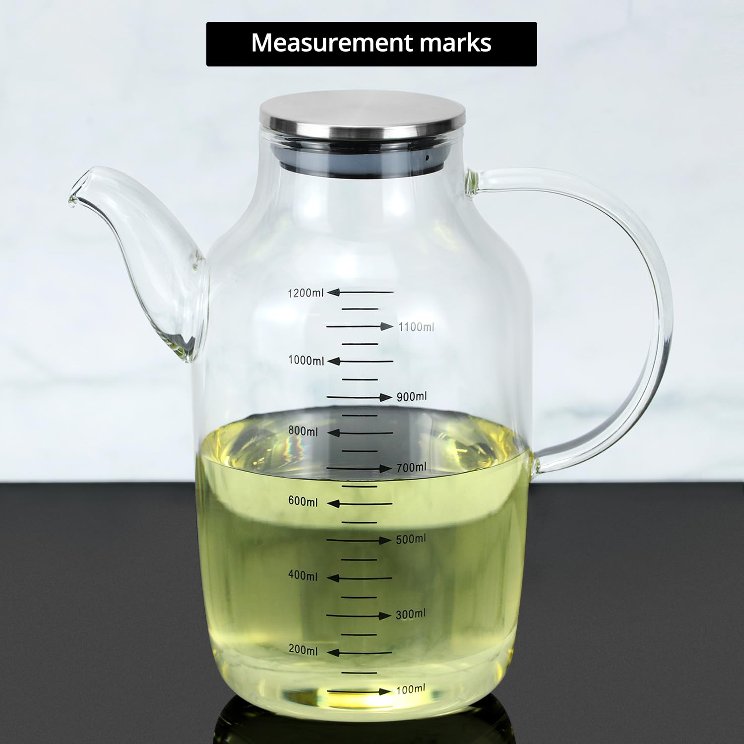 QWORK stainless steel lid and silicone cap for secure storage.