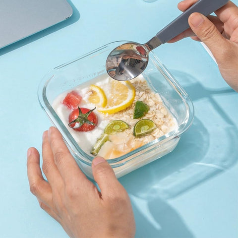 R.repad yay 2-cup square glass container with airtight lid for meal prep.