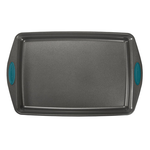 Rachael Ray Yum-o! 9-inch round cake pan for even bake and release.