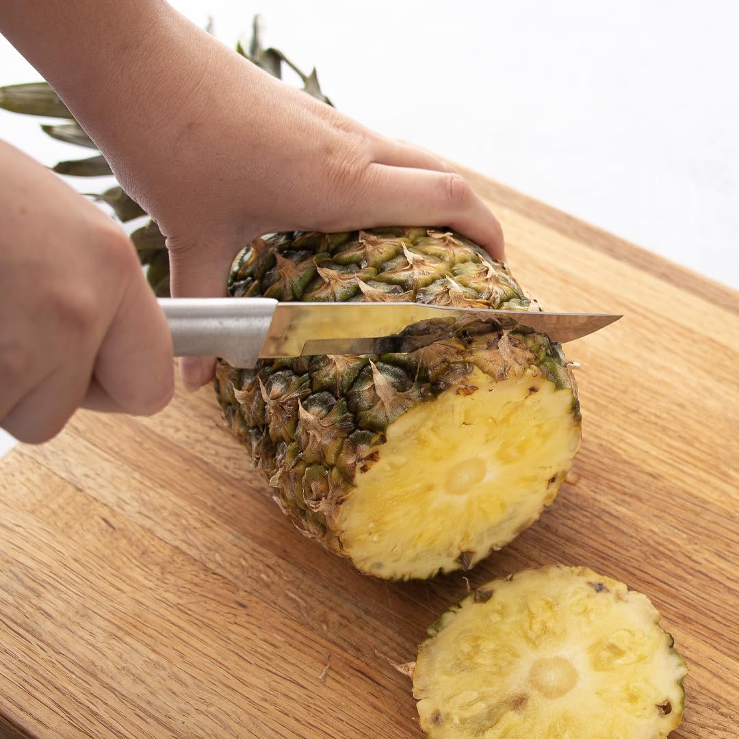 Versatile use for vegetables and fruits with the R106 knife.