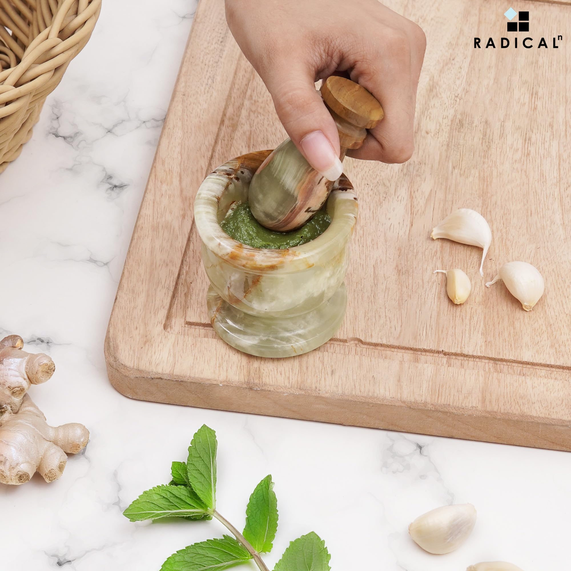Radicaln garlic crusher marble green ideal for fresh pastes and sauces.
