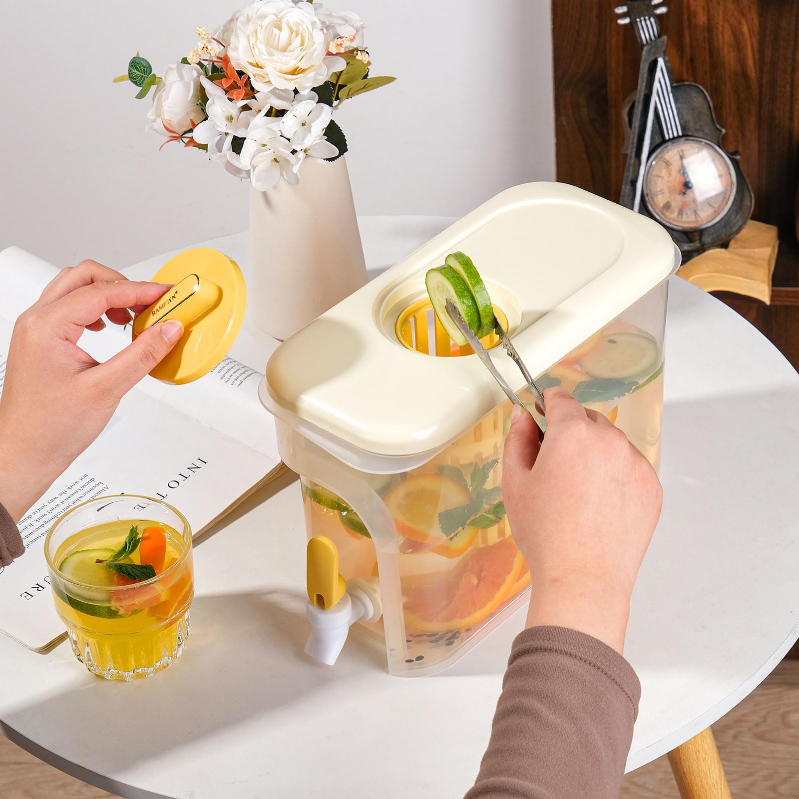 RAMFIYN infuser basket and lid for customizable brews.