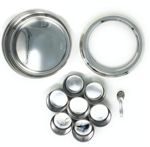 Rani Spice Box includes a spoon for easy scooping.
