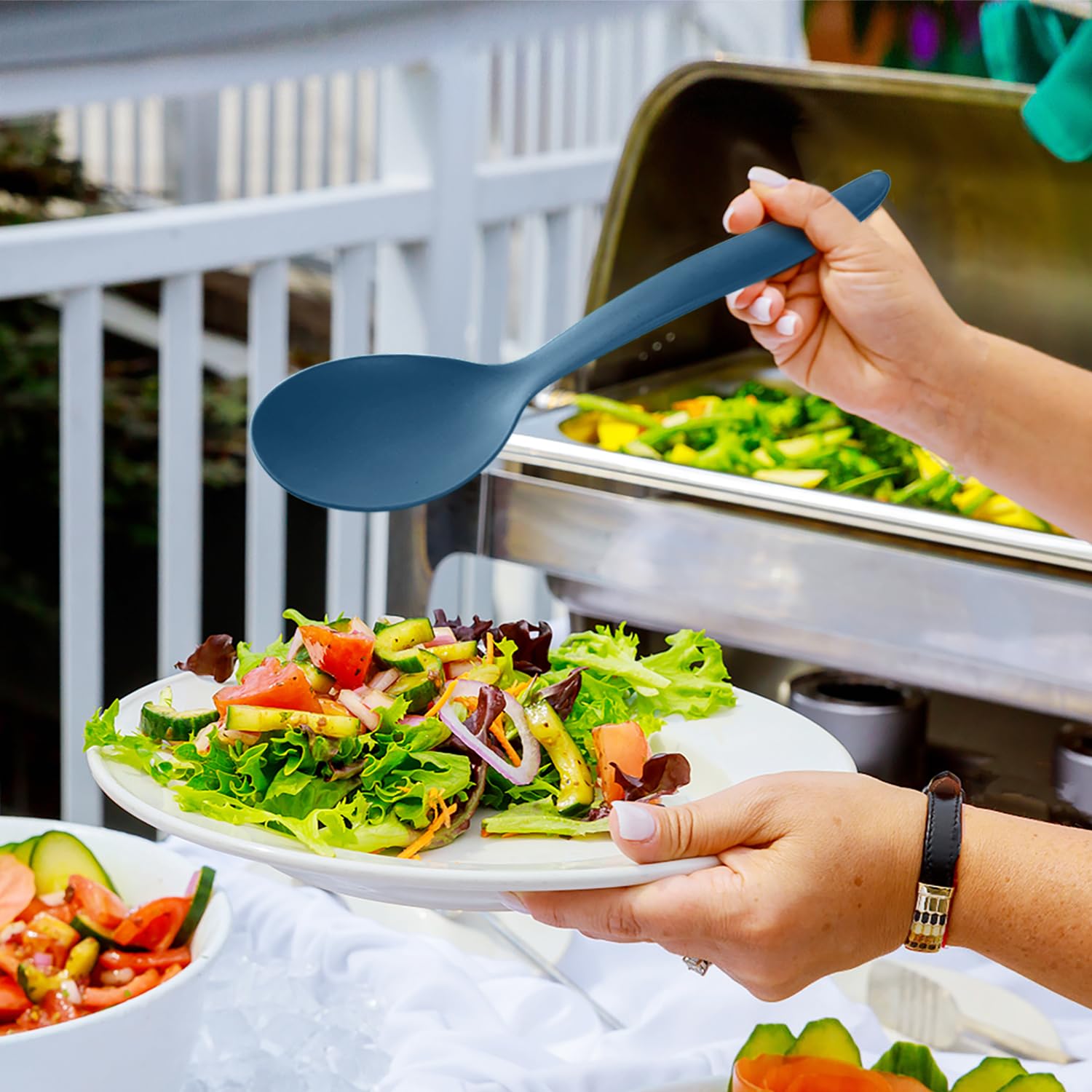 RayPard smooth surface allows quick cleaning after catering service.