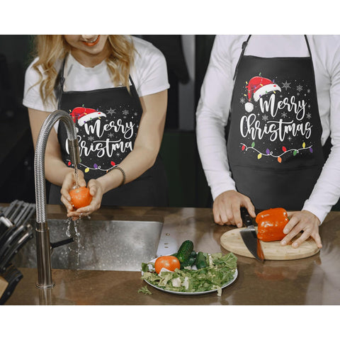 Rcvlauf Christmas apron with pockets for easy storage while cooking.