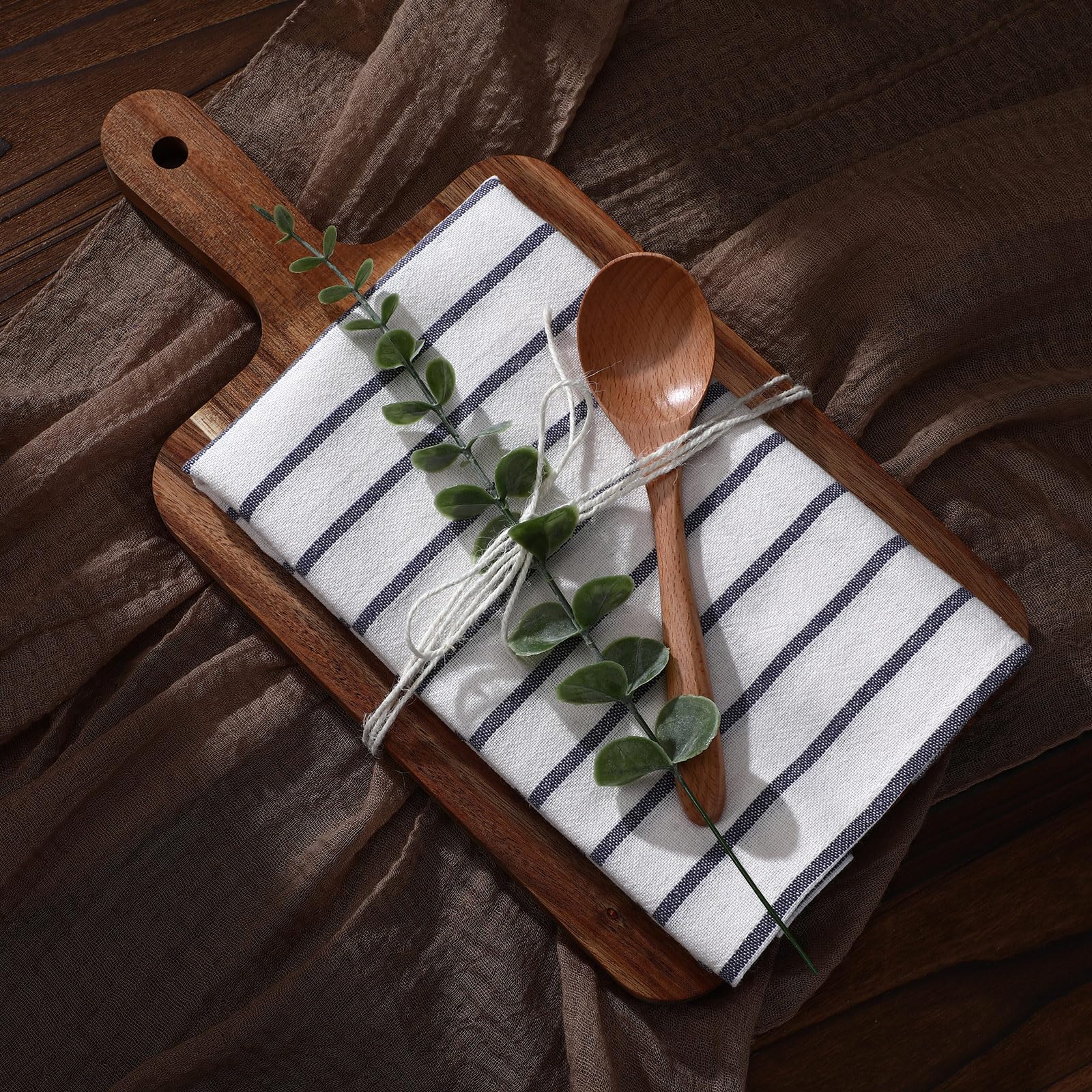 Reallnaive eucalyptus stem adds a fresh decorative touch