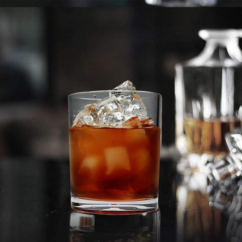 Realway outdoor glassware in lightweight plastic for comfortable handling outside.
