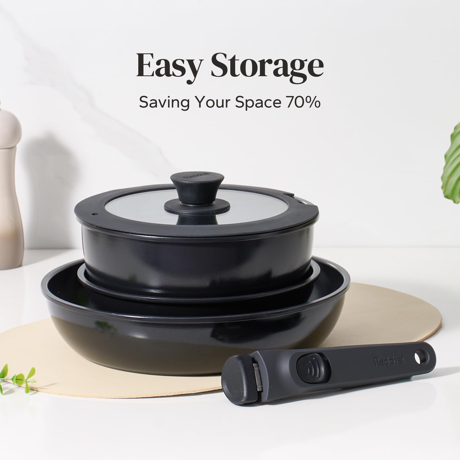 Redchef detachable handle swapping on a pot shows quick versatility.