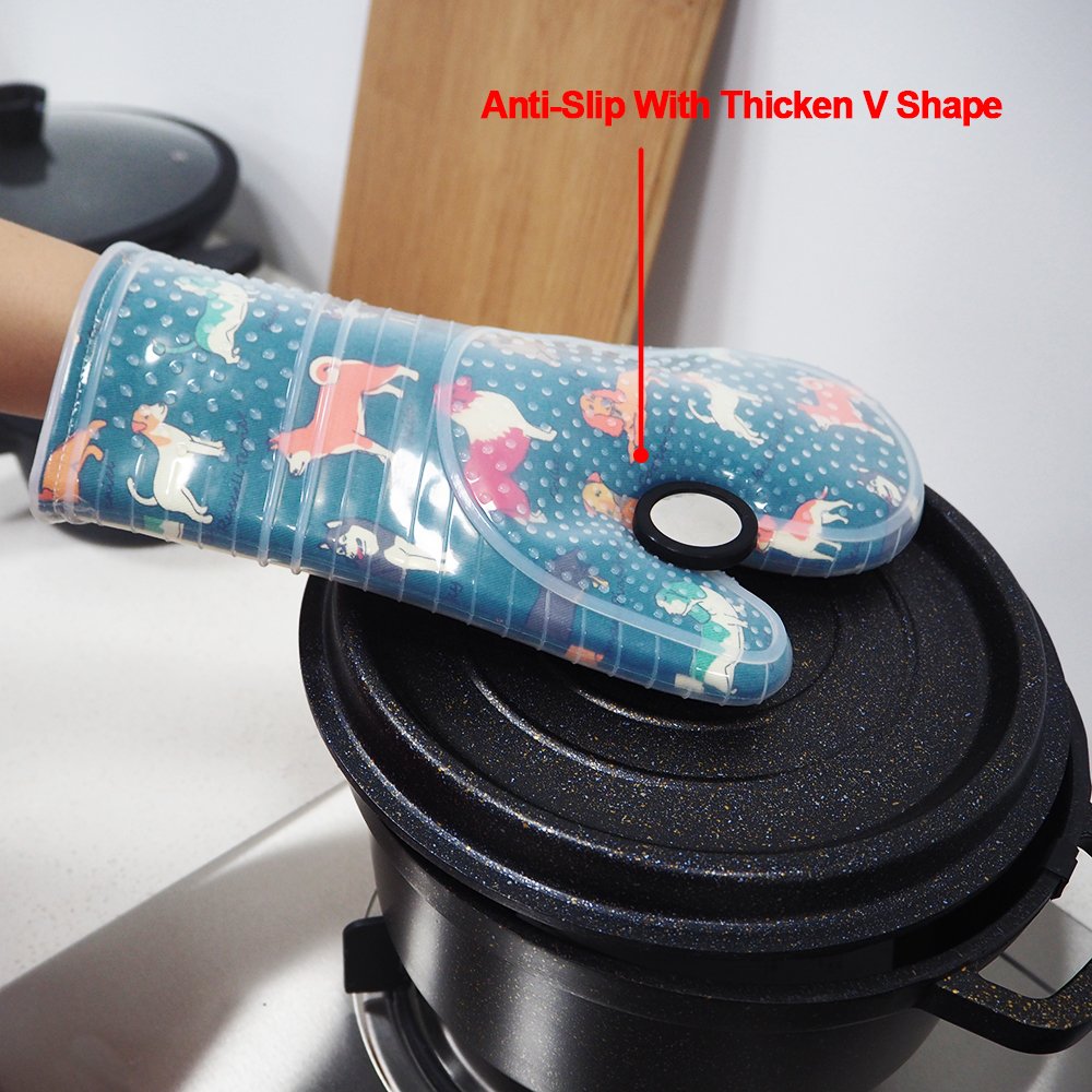 Red LMLDETA mitts with diamond texture non-slip grip on hot tools