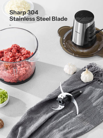 Vegetable bowl in action for quick chopping with Reemix.