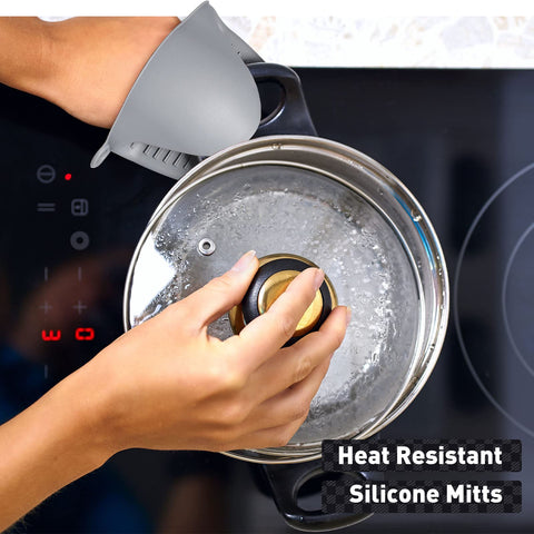 Remagr black mini oven mitts offer hand protection and secure grip.
