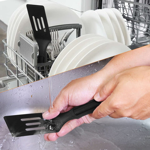 ReneeChef ergonomic contoured handle yields comfortable grip