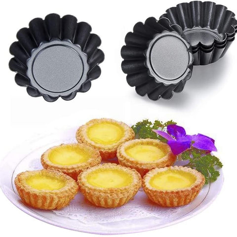 RichSC-PAN chrysanthemum-pattern tart mold adds decorative detail.
