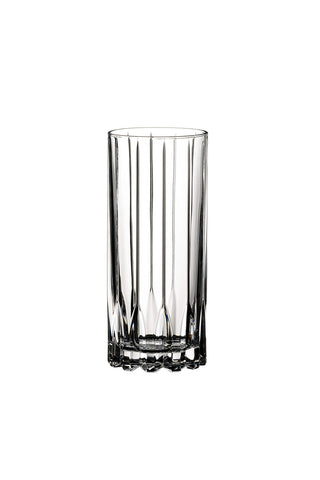 Precise size and volume optimize ice use in drinks.