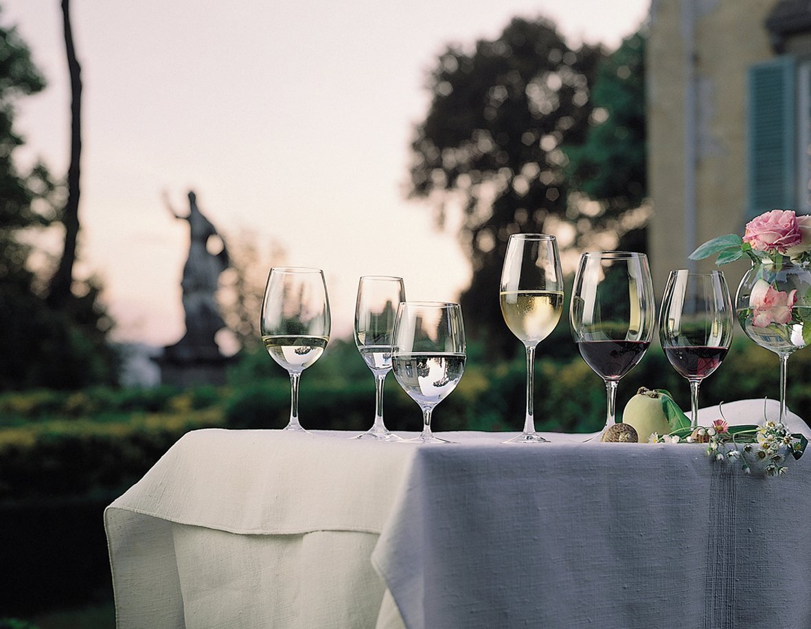 Ouverture aroma-release design enhances red wine aromas and fruit notes.