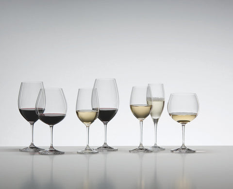 35.1 oz capacity shown for generous, balanced pours.