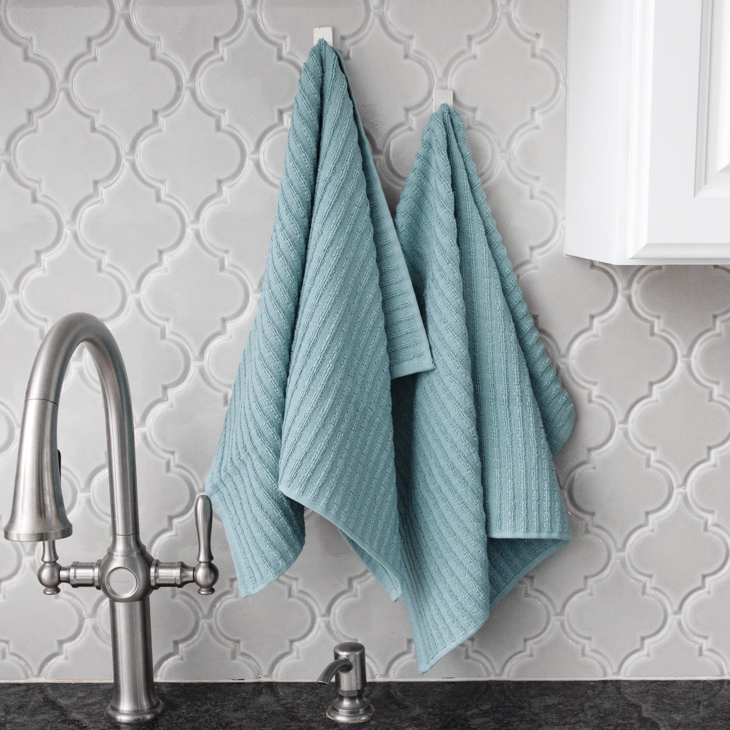Soft 100% cotton feel of Ritz Royale towel.
