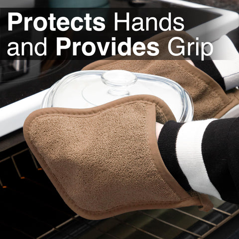 RITZ Royale pocket mitt durable terry cotton ensures lasting kitchen use.