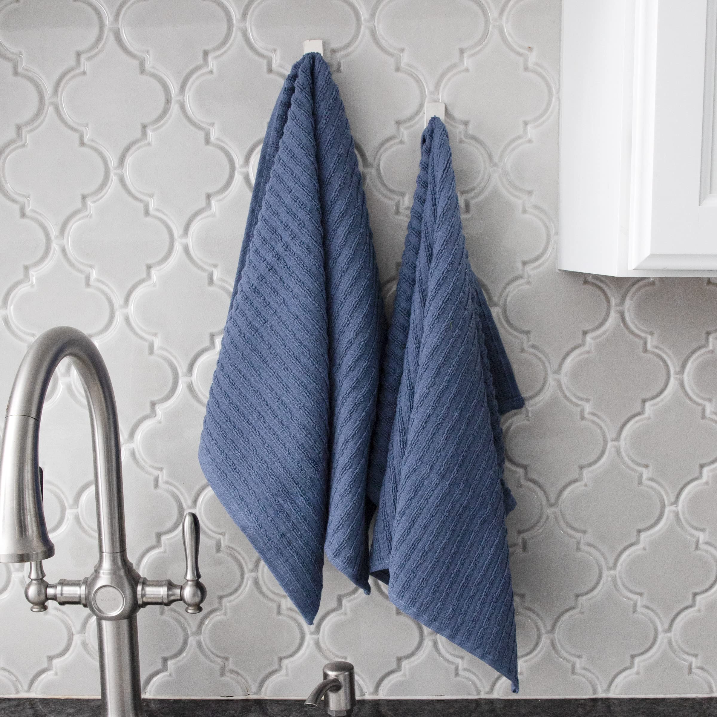 Ritz Royale towel demonstrates strong machine-washable durability.