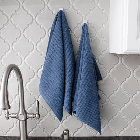Ritz Royale towel demonstrates strong machine-washable durability.