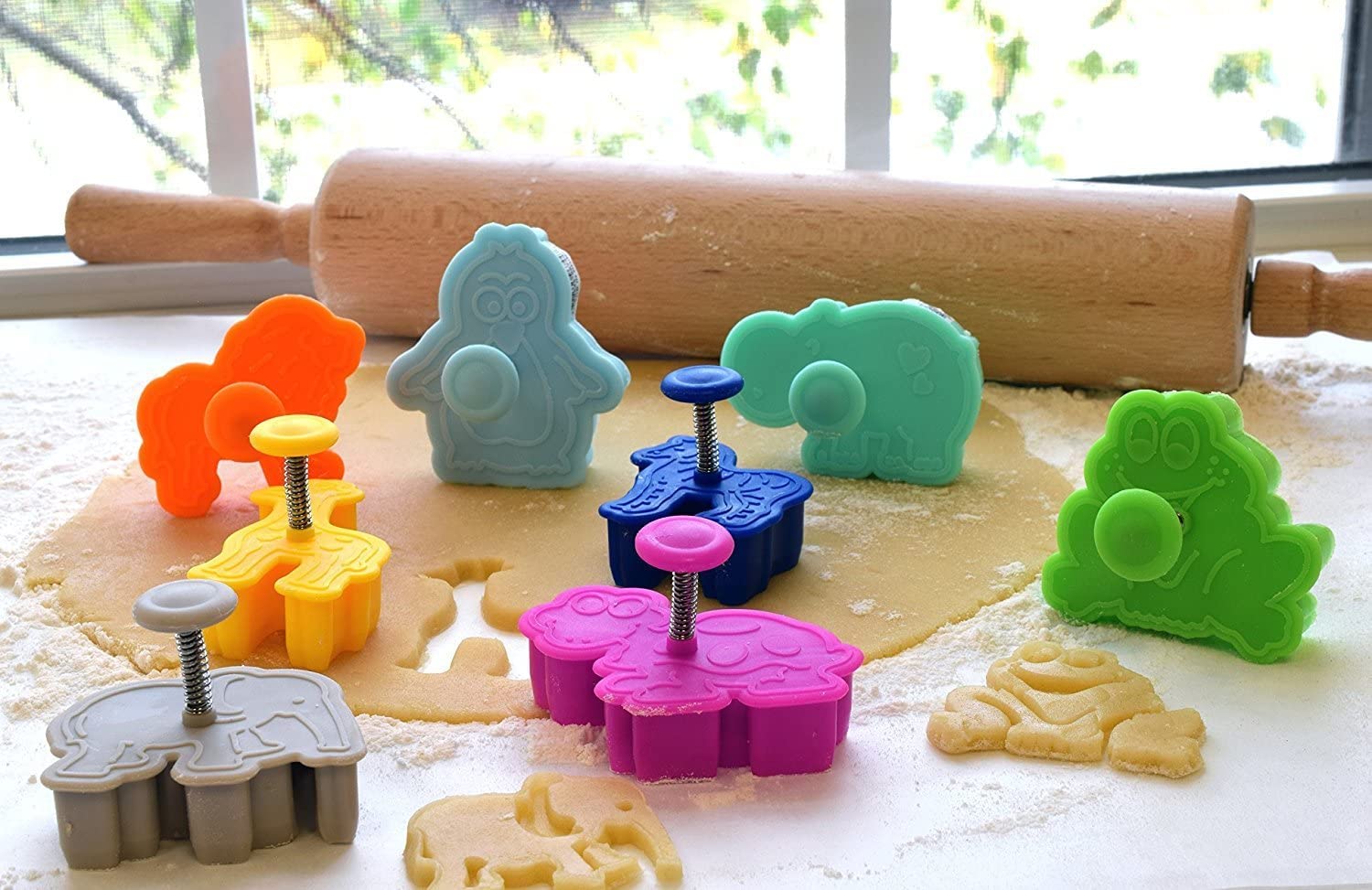 R&amp;M Animal stamper elephant design yields chunky, memorable cookies for gatherings
