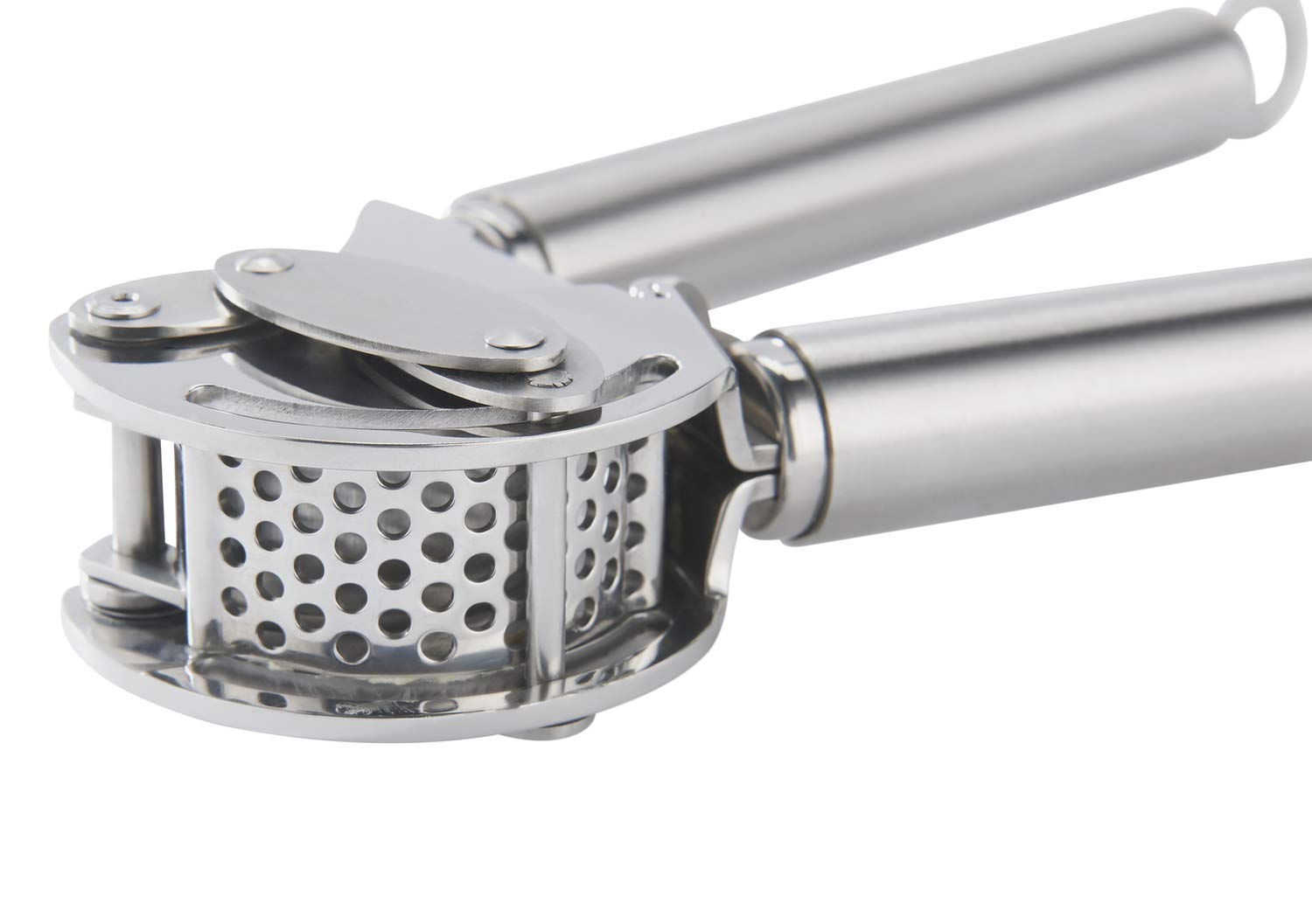 Rösle ginger press minced detail for fine texture in sauces and stir-fries.