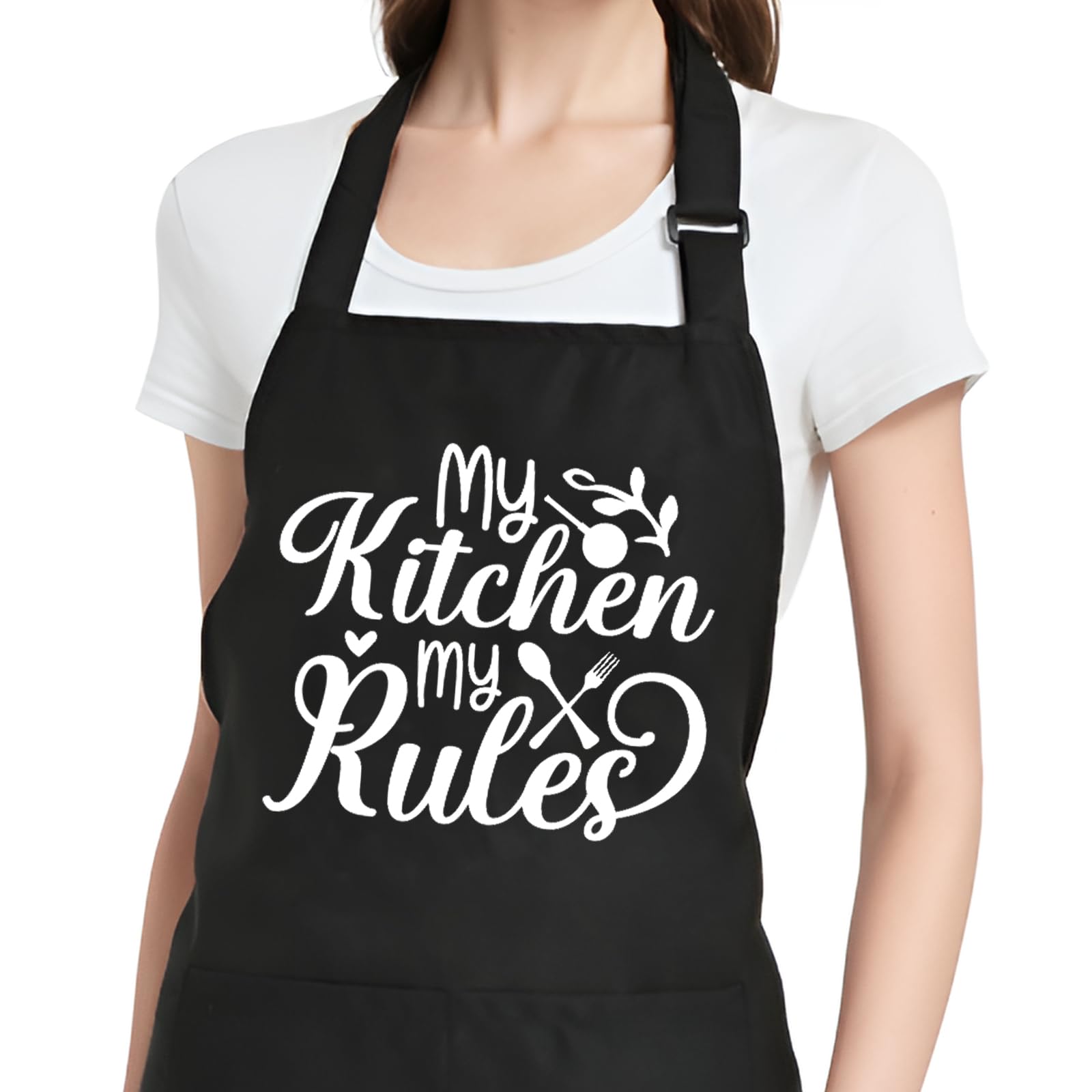 Rokasreke apron with pockets in the kitchen keeps phone and tools within reach.